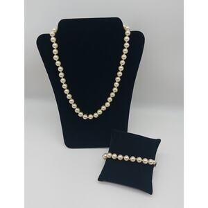 Lovely Cream Faux Pearl Knotted Necklace & Bracelet Set Box Clasp Classic Vtg